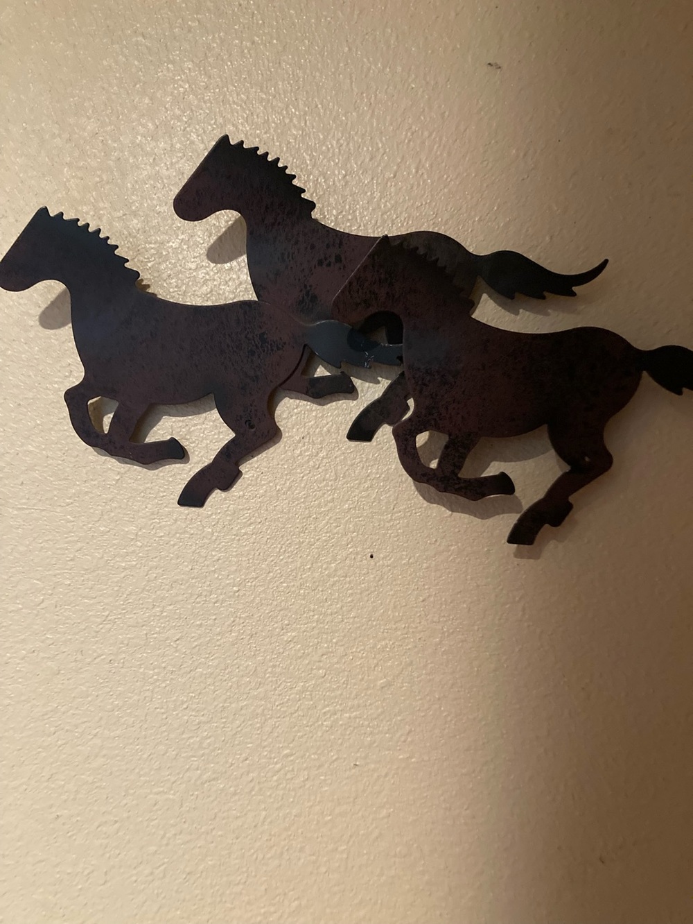 Metal three running horses wall hanging